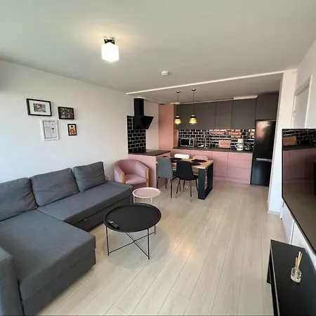 Modern 2 Bedroom Apartment In The Heart Of Varna Exterior photo