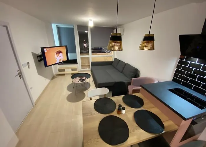 Modern 2 Bedroom Apartment In The Heart Of Varna