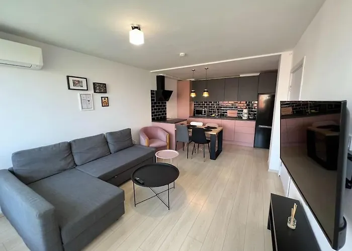 Modern 2 Bedroom Apartment In The Heart Of Varna